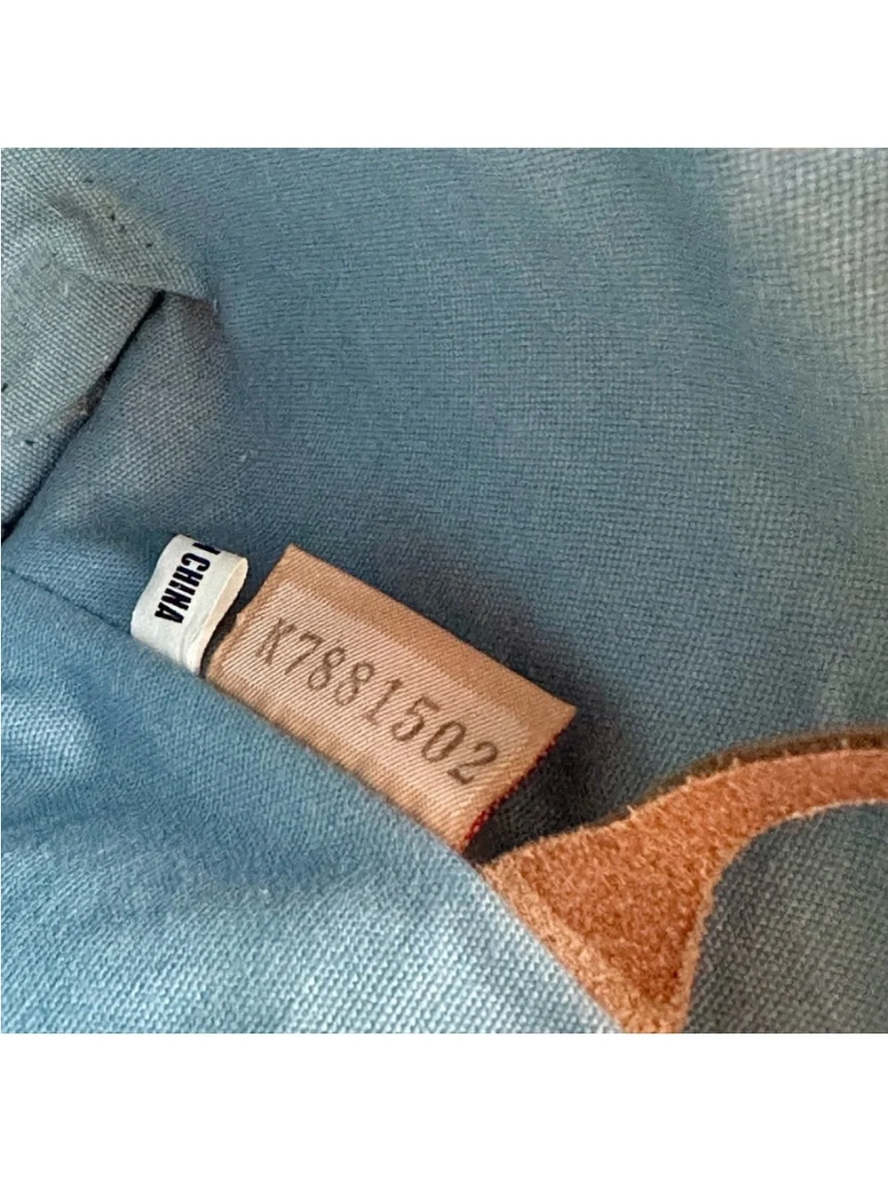 Dooney & Bourke does not